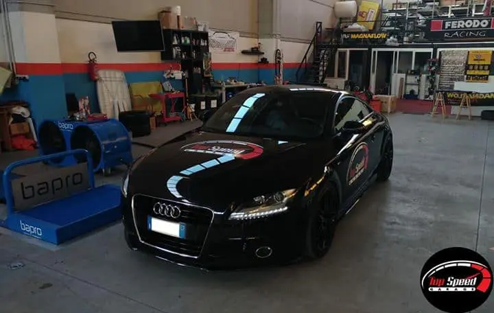 Batmobile pronta per essere esposta per l’uscita del nuovo Fast and Fast & Furio…